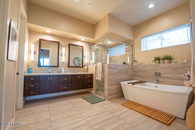 25 VIA DEL ARTE --, Sedona, AZ 86336