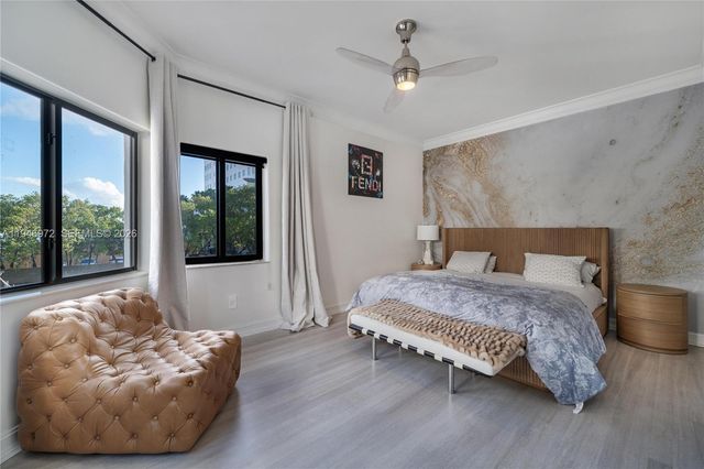 3400 NE 164th St, Eastern Shores, FL 33160