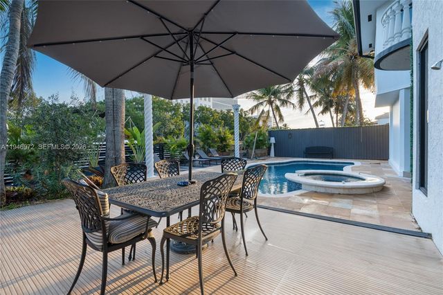 3400 NE 164th St, Eastern Shores, FL 33160