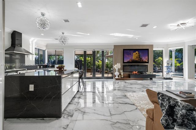 3400 NE 164th St, Eastern Shores, FL 33160