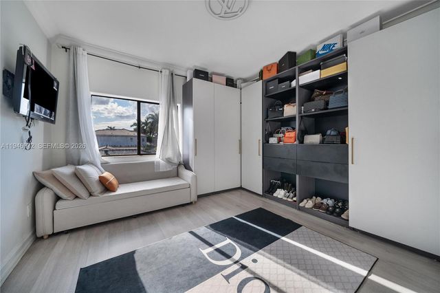 3400 NE 164th St, Eastern Shores, FL 33160