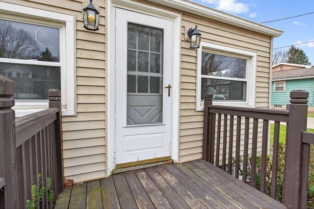 329 E Coler Street, Jackson, MI 49203