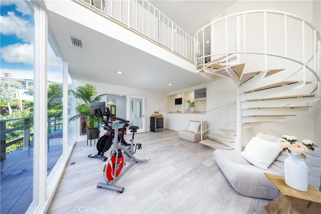 4011 Farmouth, Los Angeles, CA 90027