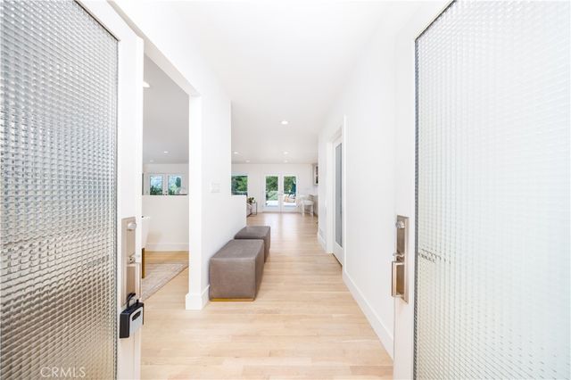 4011 Farmouth, Los Angeles, CA 90027