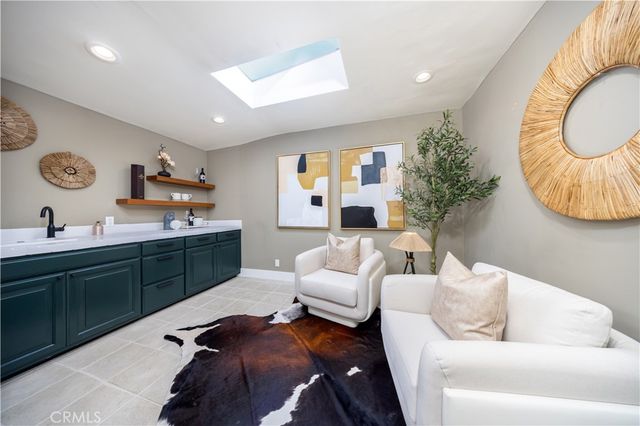 4011 Farmouth, Los Angeles, CA 90027