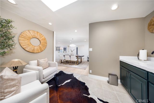 4011 Farmouth, Los Angeles, CA 90027