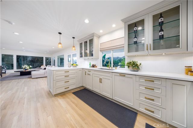 4011 Farmouth, Los Angeles, CA 90027