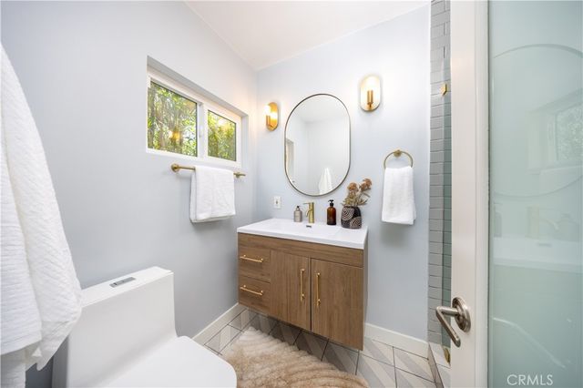 4011 Farmouth, Los Angeles, CA 90027