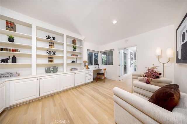 4011 Farmouth, Los Angeles, CA 90027