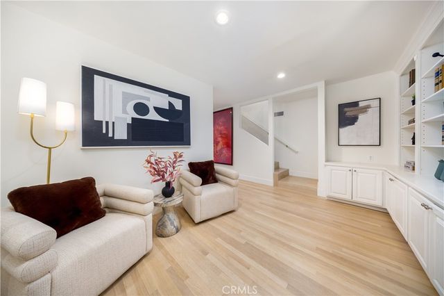 4011 Farmouth, Los Angeles, CA 90027