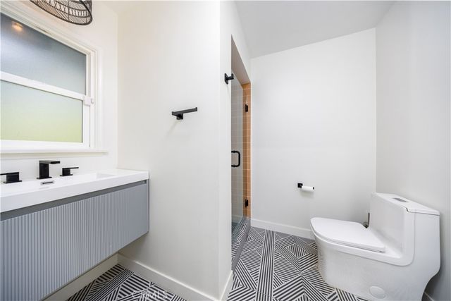 4011 Farmouth, Los Angeles, CA 90027