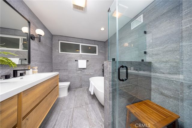 4011 Farmouth, Los Angeles, CA 90027