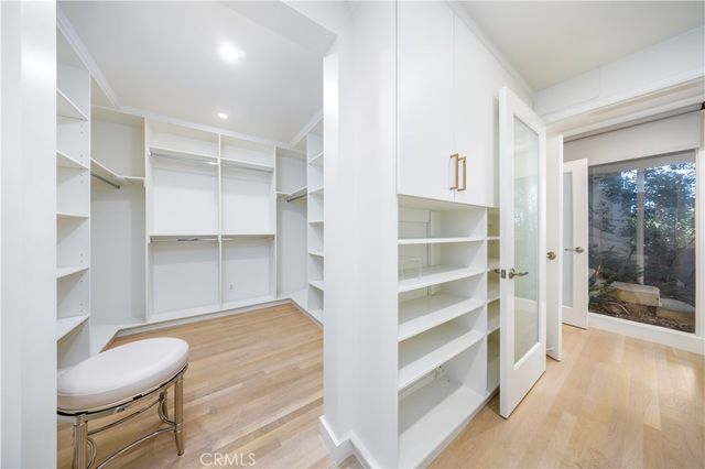 4011 Farmouth, Los Angeles, CA 90027