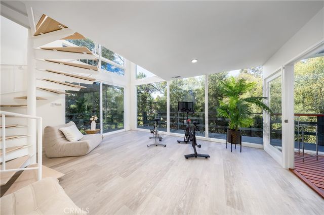 4011 Farmouth, Los Angeles, CA 90027