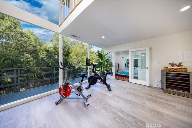 4011 Farmouth, Los Angeles, CA 90027