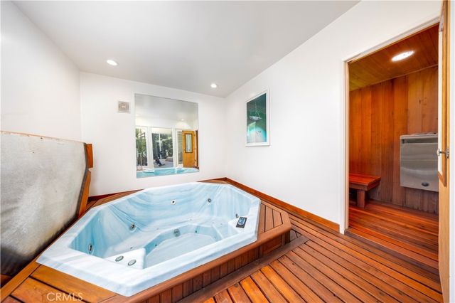 4011 Farmouth, Los Angeles, CA 90027