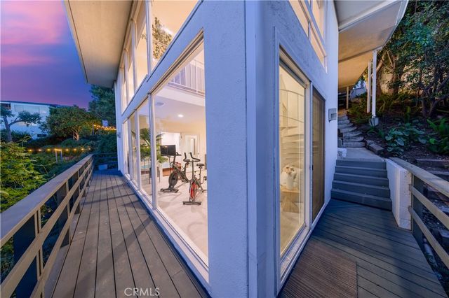 4011 Farmouth, Los Angeles, CA 90027