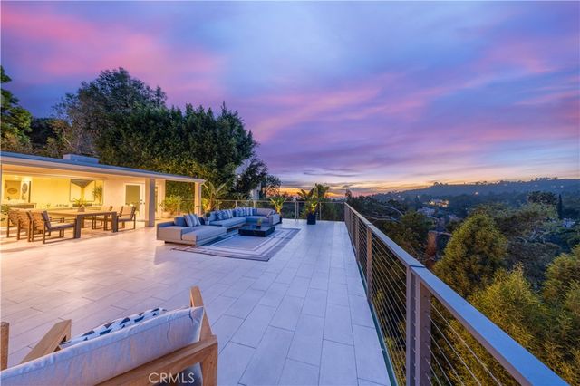 4011 Farmouth, Los Angeles, CA 90027