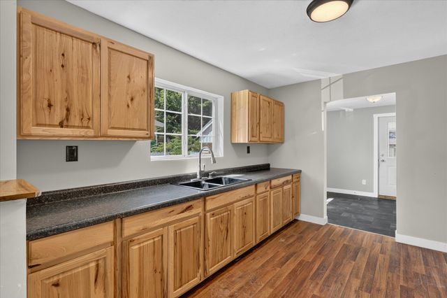 196 W Pitman Avenue, Battle Creek, MI 49017