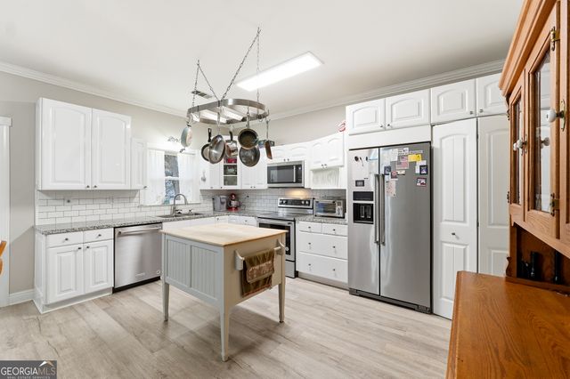 16 HWY 211, Statham, GA 30666