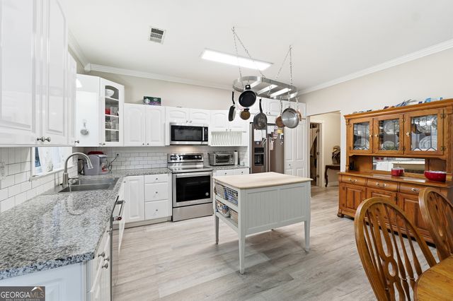 16 HWY 211, Statham, GA 30666