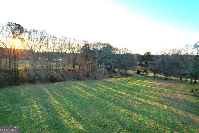 16 HWY 211, Statham, GA 30666