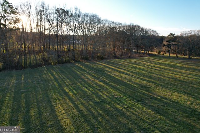 16 HWY 211, Statham, GA 30666