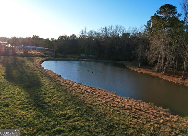 16 HWY 211, Statham, GA 30666