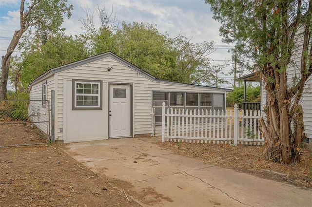 231 Russell Drive, Midwest City, OK 73110