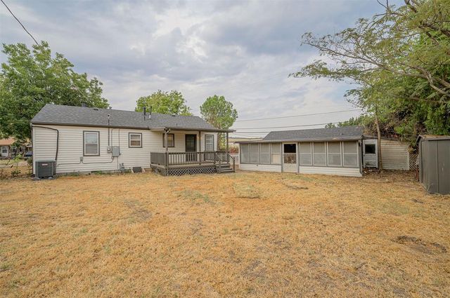 231 Russell Drive, Midwest City, OK 73110