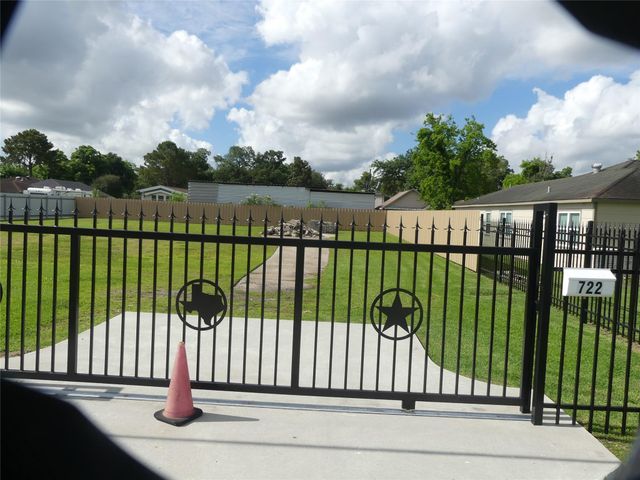 802 Candler Drive, Houston, TX 77037