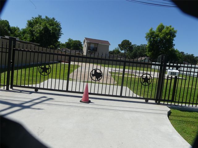 802 Candler Drive, Houston, TX 77037