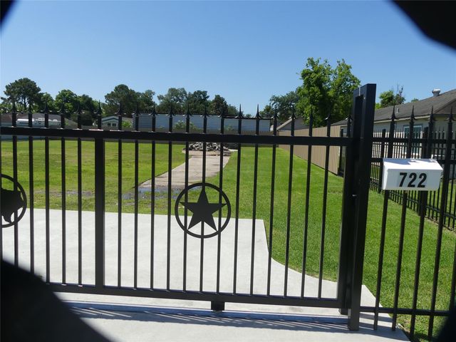802 Candler Drive, Houston, TX 77037