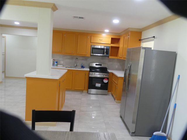 802 Candler Drive, Houston, TX 77037