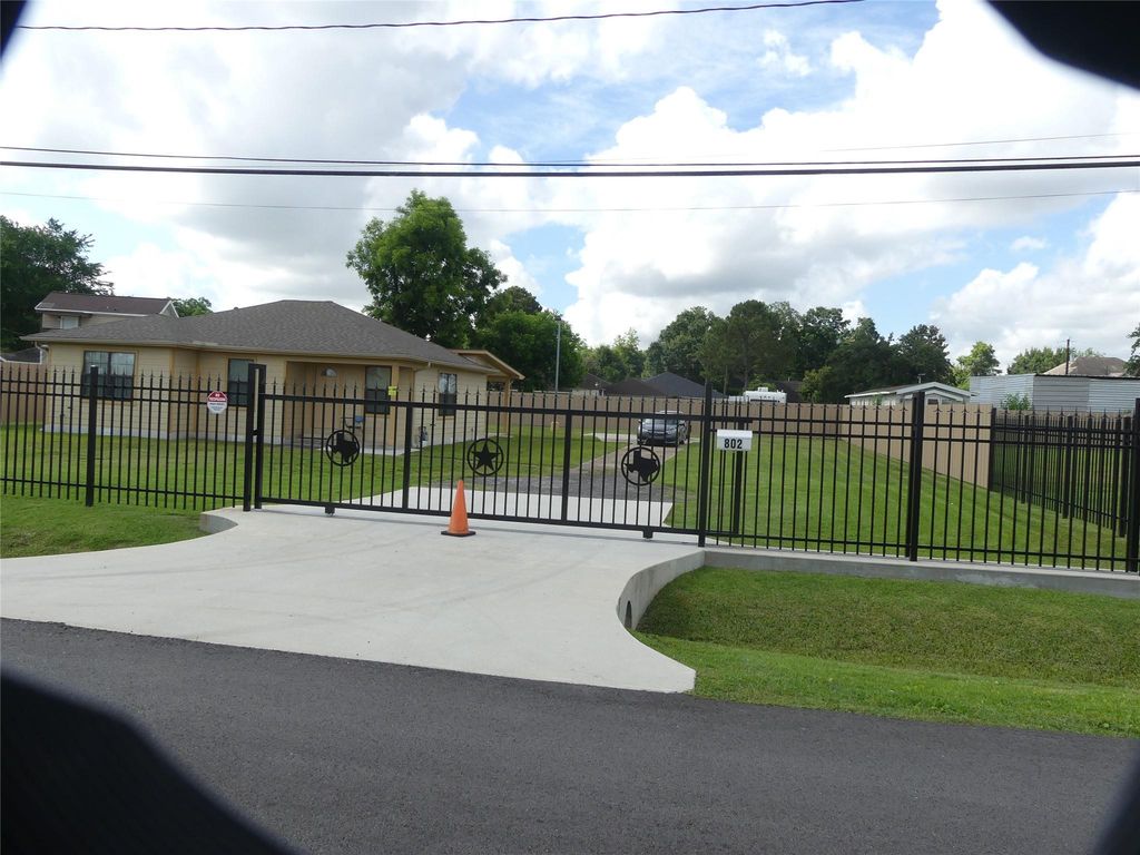 802 Candler Drive, Houston, TX 77037