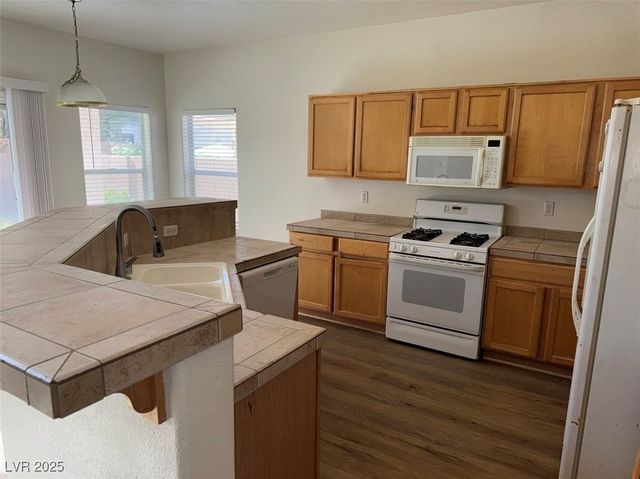 7633 Rainbow Cove Drive, Las Vegas, NV 89131