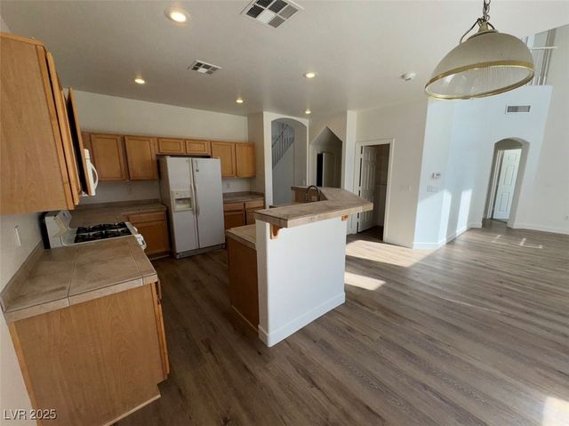 7633 Rainbow Cove Drive, Las Vegas, NV 89131