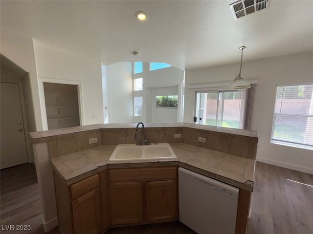 7633 Rainbow Cove Drive, Las Vegas, NV 89131