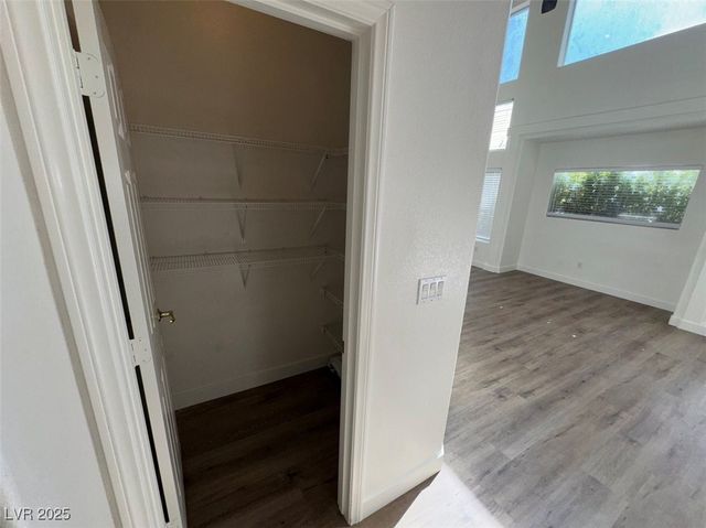 7633 Rainbow Cove Drive, Las Vegas, NV 89131