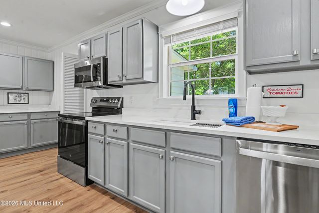 426 Demontluzin Avenue, Bay Saint Louis, MS 39520