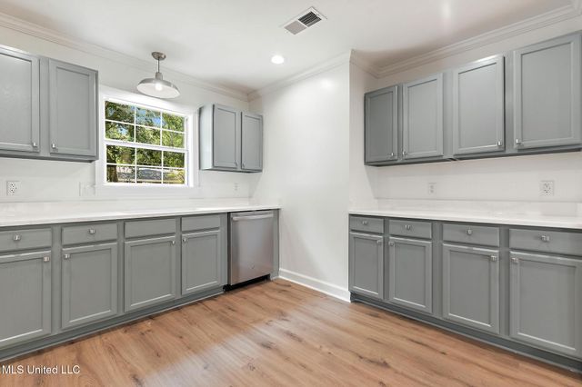 426 Demontluzin Avenue, Bay Saint Louis, MS 39520