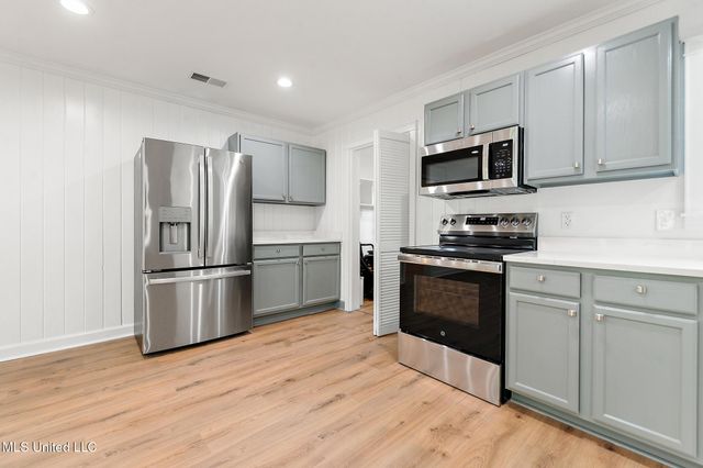426 Demontluzin Avenue, Bay Saint Louis, MS 39520