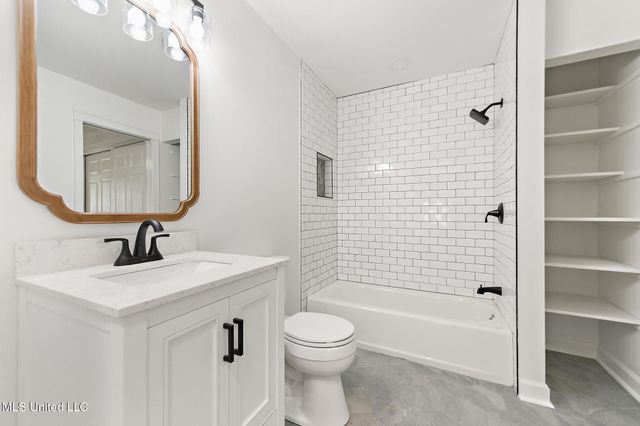 426 Demontluzin Avenue, Bay Saint Louis, MS 39520