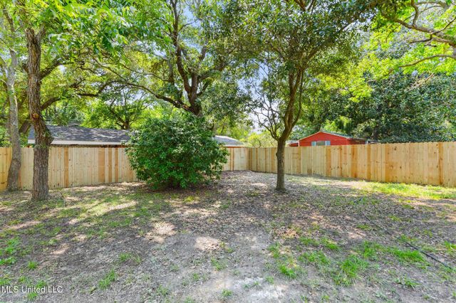 426 Demontluzin Avenue, Bay Saint Louis, MS 39520