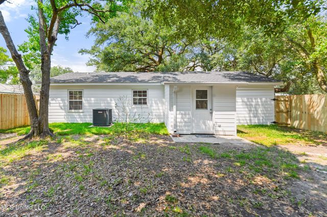 426 Demontluzin Avenue, Bay Saint Louis, MS 39520
