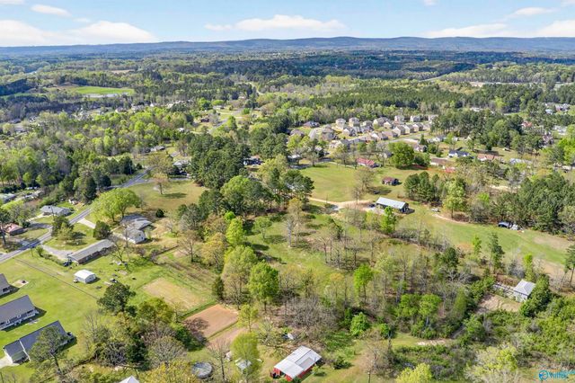 2587 Alfords Bend Road, Hokes Bluff, AL 35903