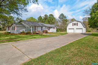 2587 Alfords Bend Road, Hokes Bluff, AL 35903