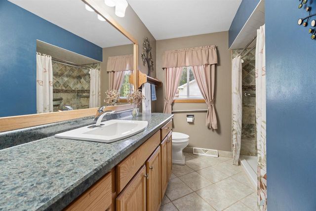 1135 HERITAGE TRAIL, Oshkosh, WI 54904