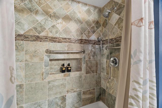 1135 HERITAGE TRAIL, Oshkosh, WI 54904