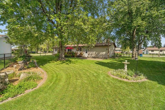 1135 HERITAGE TRAIL, Oshkosh, WI 54904